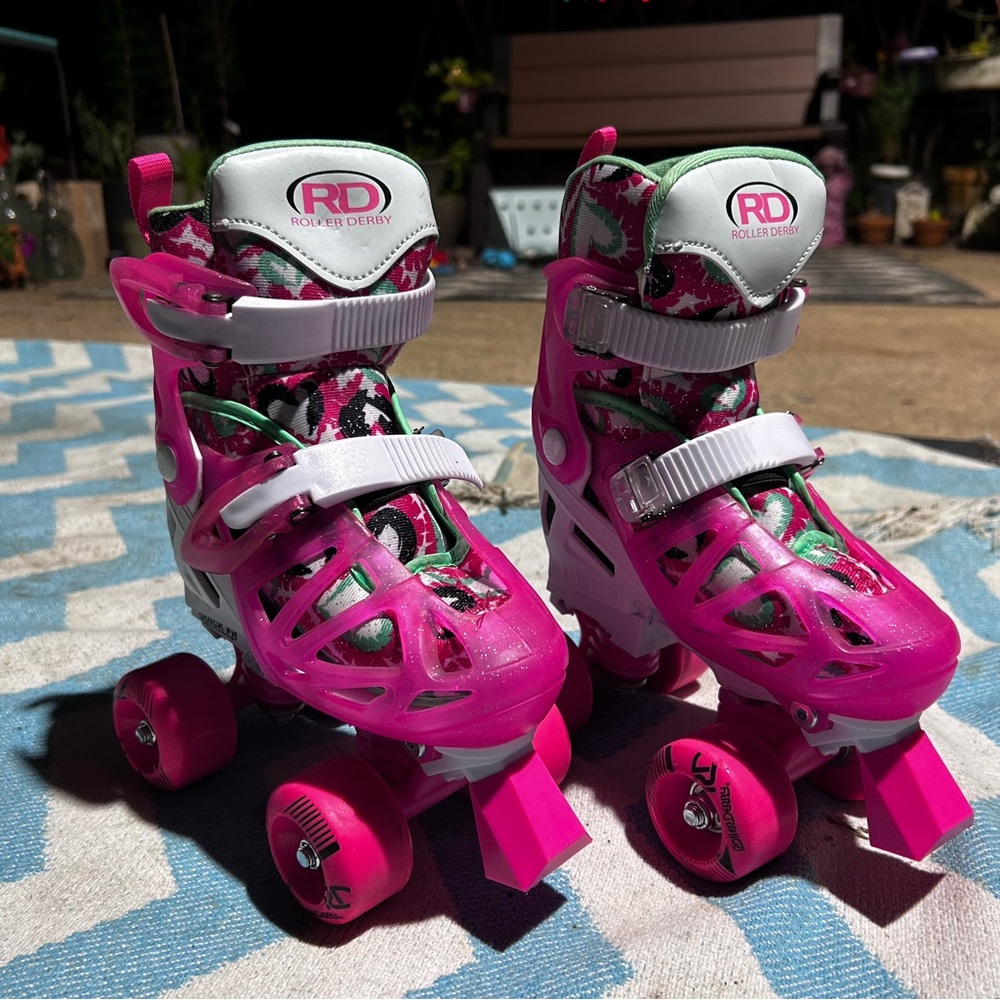 New Roller Derby Trac Star Girls skates sz 12
